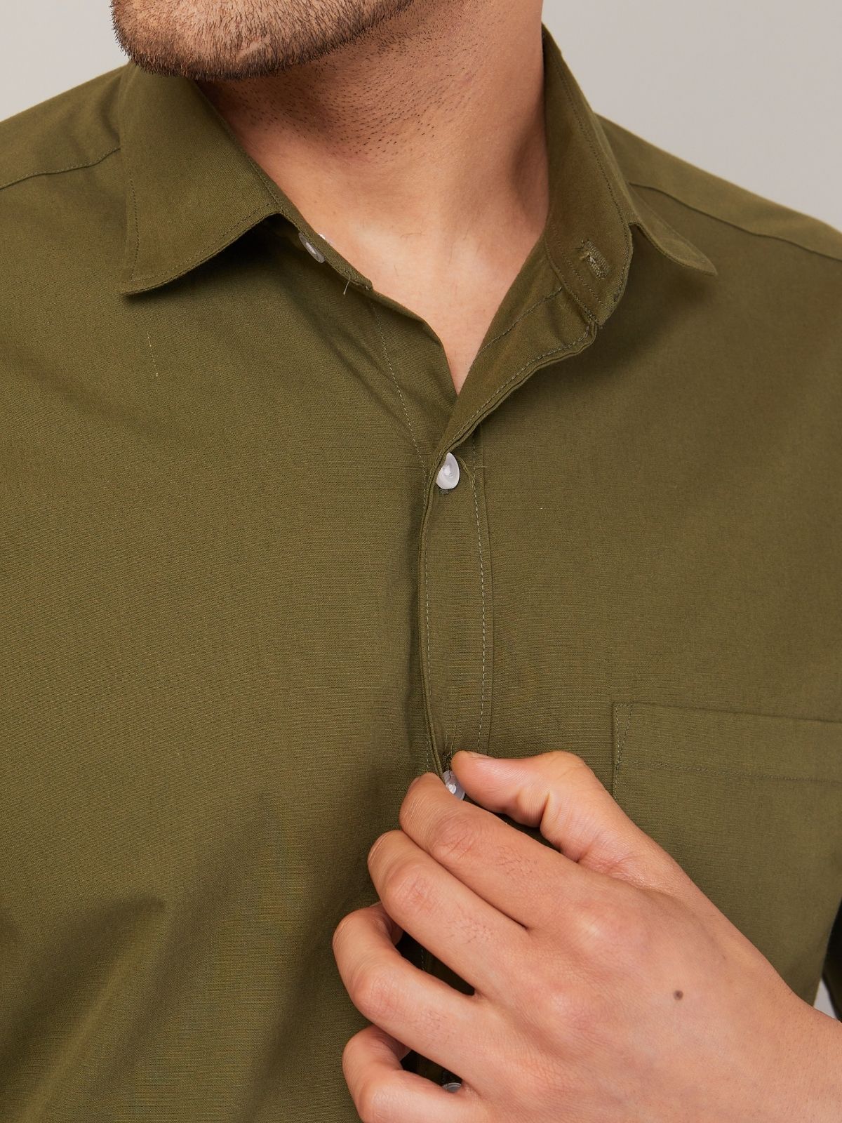 Louis Monarch Men Regular Fit Solid Spread  Collar Casual M Green Color Shirt