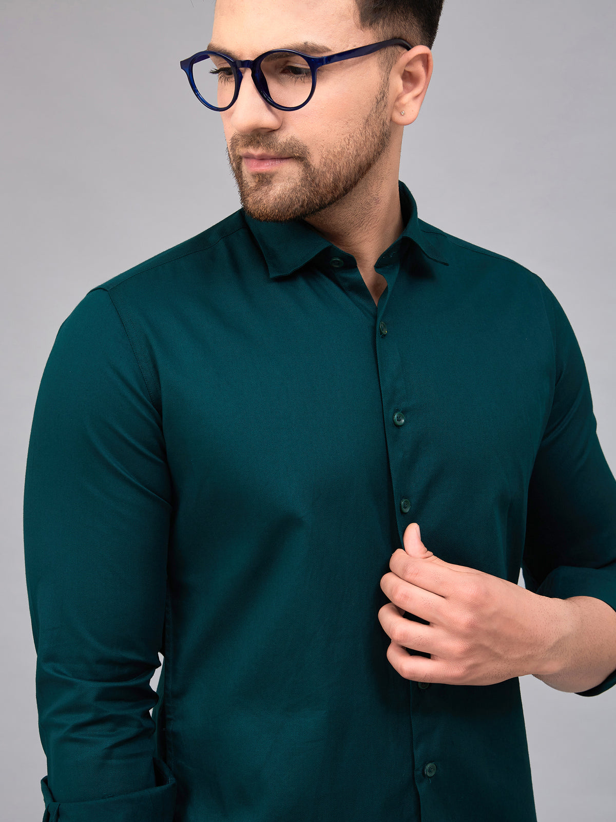 Louis Monarch Men Regular Fit Solid Dark Green Spread Collar Casual Shirt