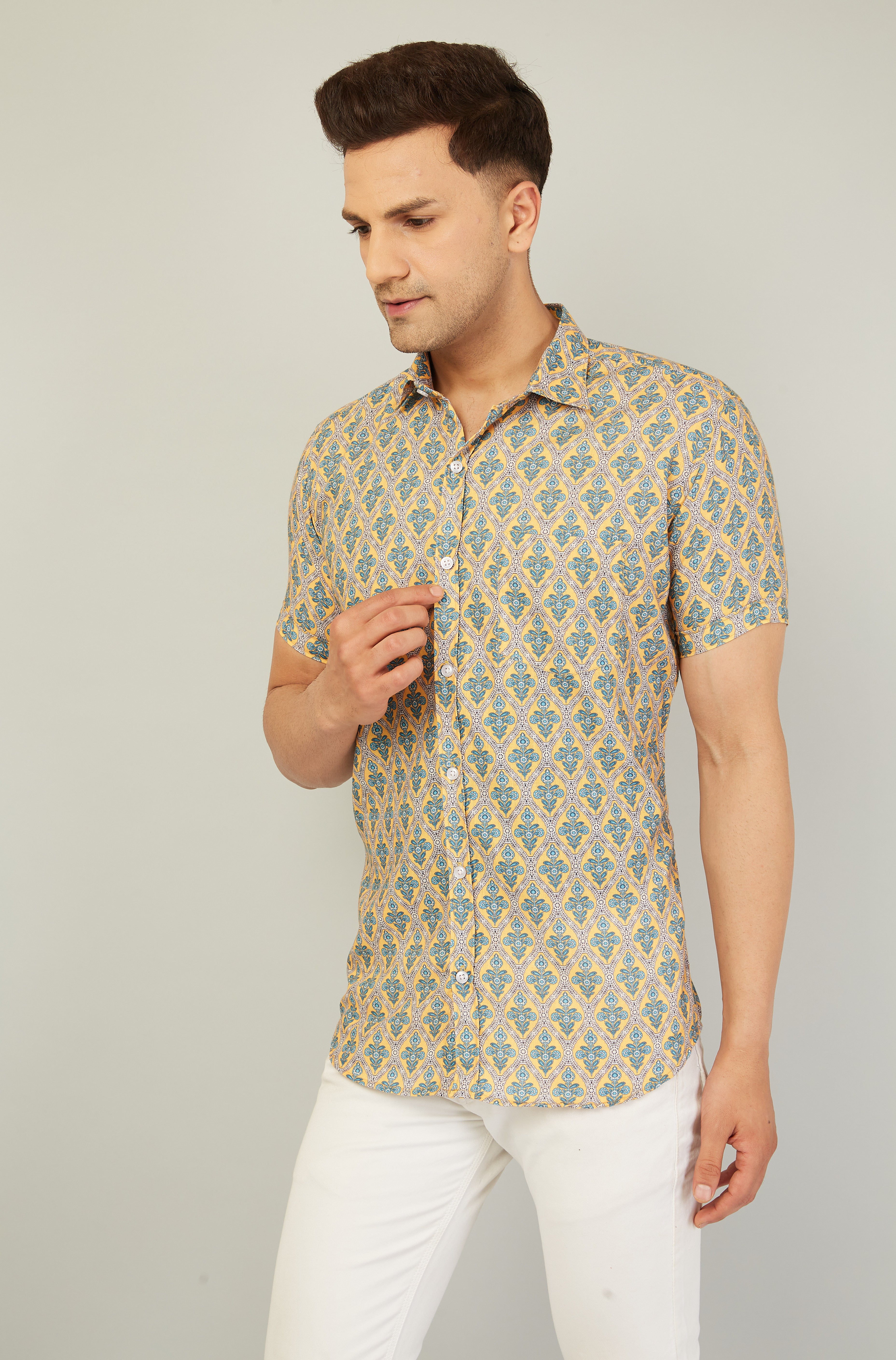 Monarch Men Regular Fit Yellow Printed Spread Collar Casual Half Shirt