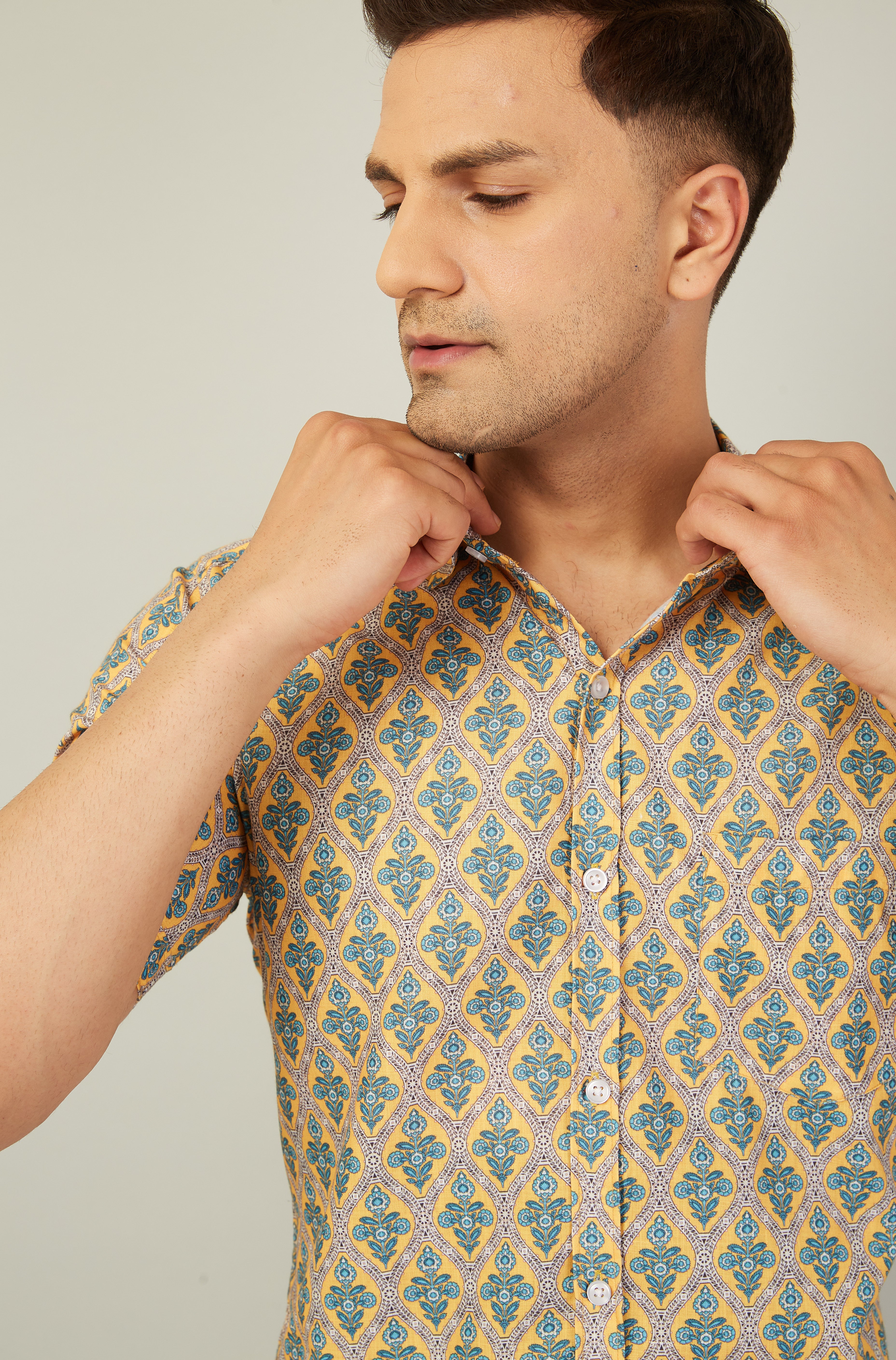 Monarch Men Regular Fit Yellow Printed Spread Collar Casual Half Shirt